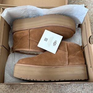 NWOT UGG Women’s Classic Ultra Mini Platform Boots Booties Chestnut 10